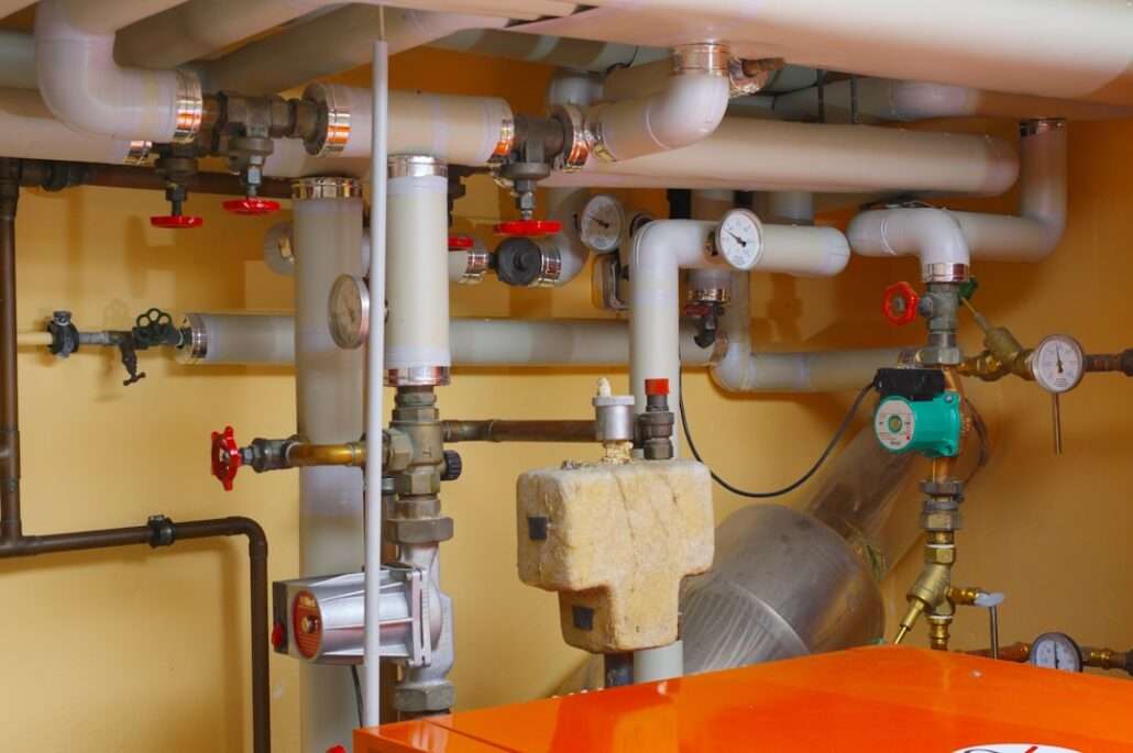 Boiler gas valve and professional heating system pipework